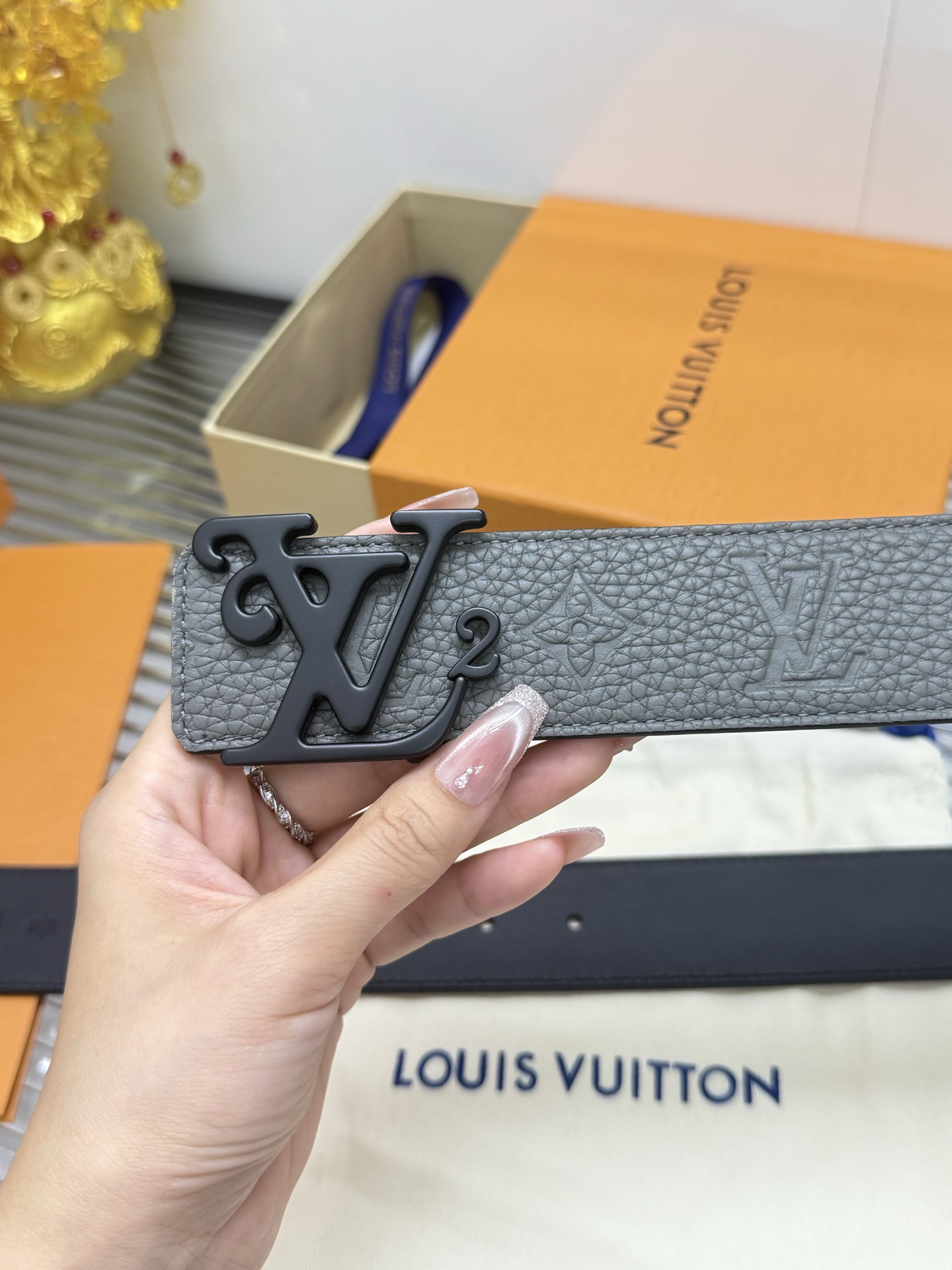 Louis Vuitton Litchi Pattern Men's Double-Sided Belt 4CM Width