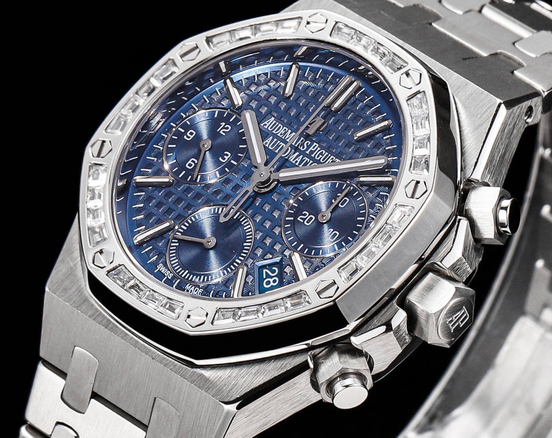 Audemars piguet Royal Oak series 26715BC.ZZ.1356BC.01