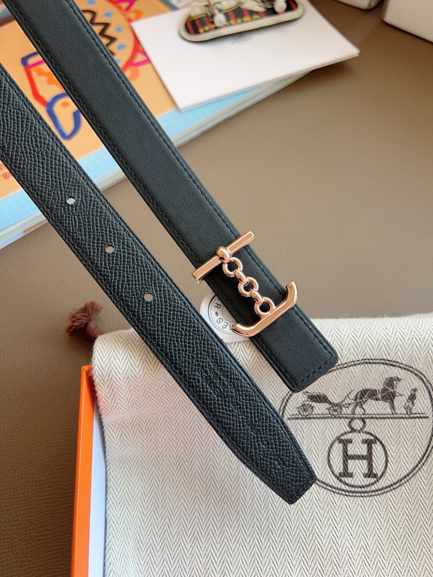 Hermès 2025 New Women's Double-Sided Belt 2.4cm Width