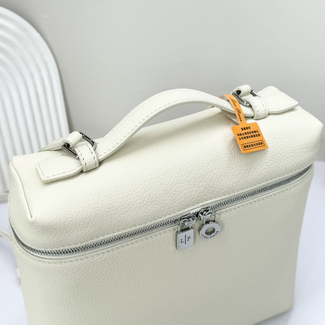 Loro Piana Extra poet L23.5 Square Backpack FAI6491