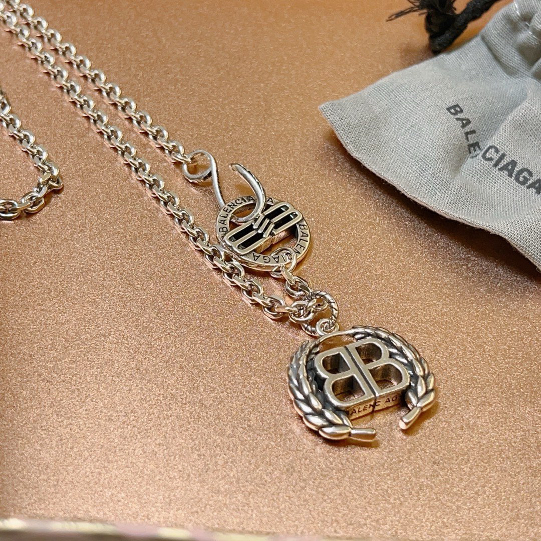 Balenciaga BB chain vintage necklace