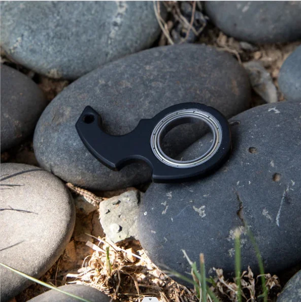 🔥(Last Day Promotion 50% OFF) Fidget Spin Karambit Keychain
