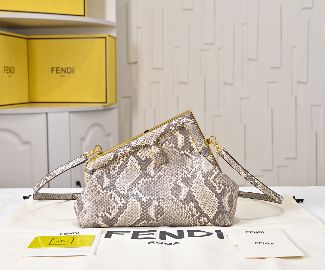 FENDI First Shoulder Bag 80016