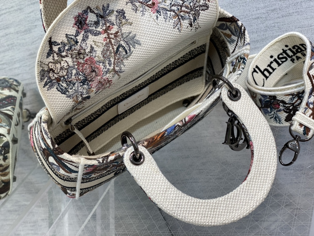 Dior Winter Garden Series Lady Embroidered Handbag 6605