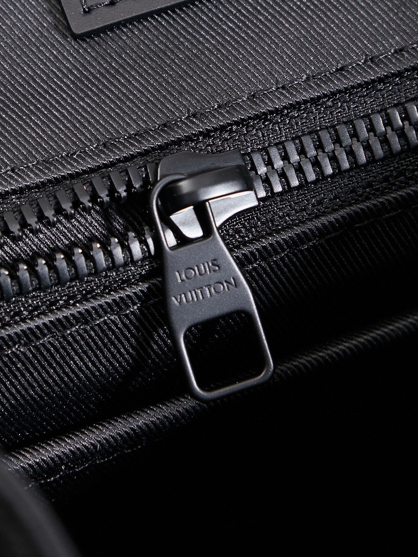 Louis Vuitton Christopher Small Backpack M20899