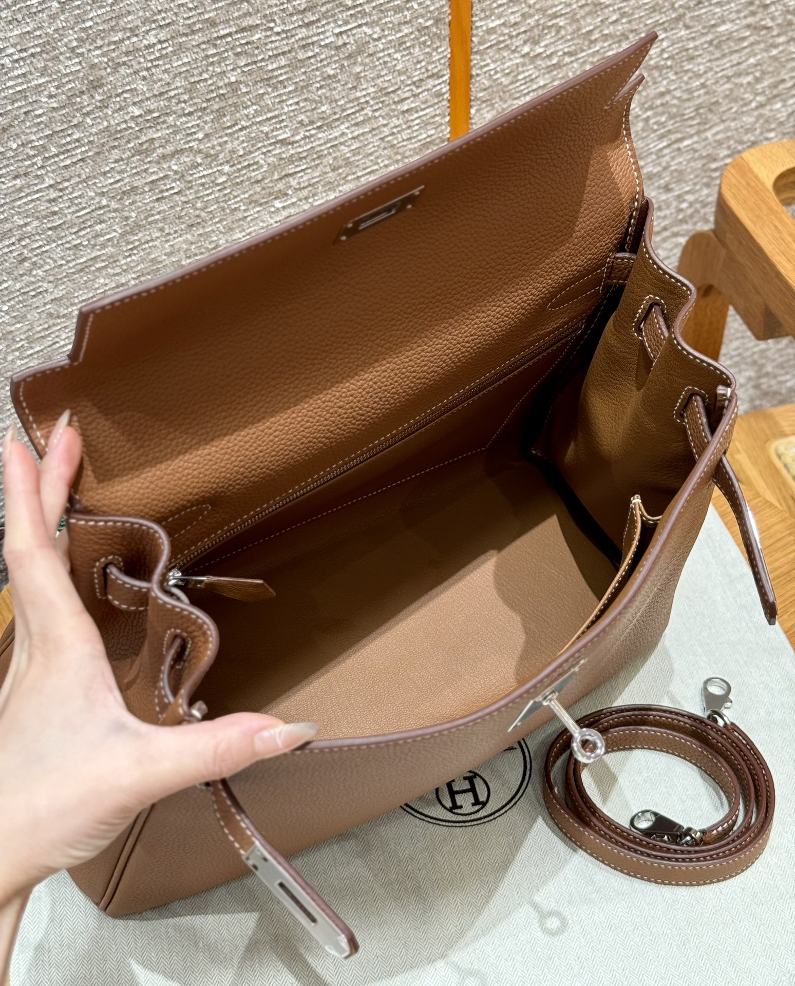 Hermès Kelly 37gold handbag (handmade to order)