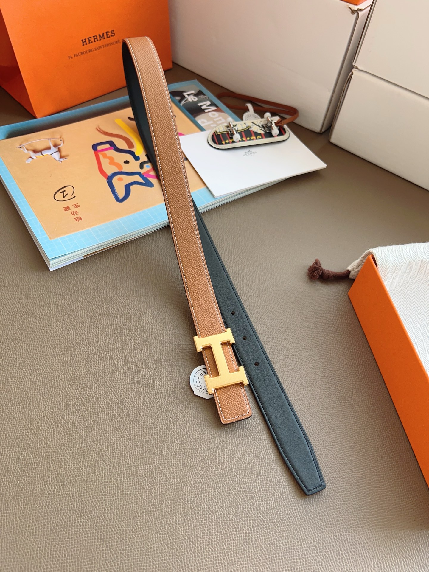 Hermès 2025 New Women's Double-Sided Belt 2.4cm Width