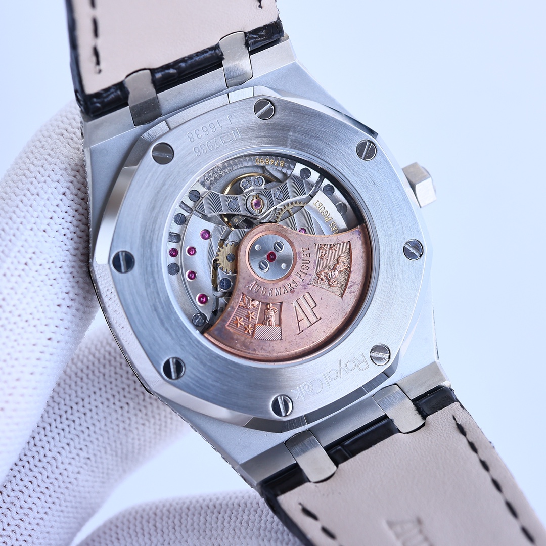 Audemars Piguet Royal Oak Series 15510OR.OO.D002CR.02