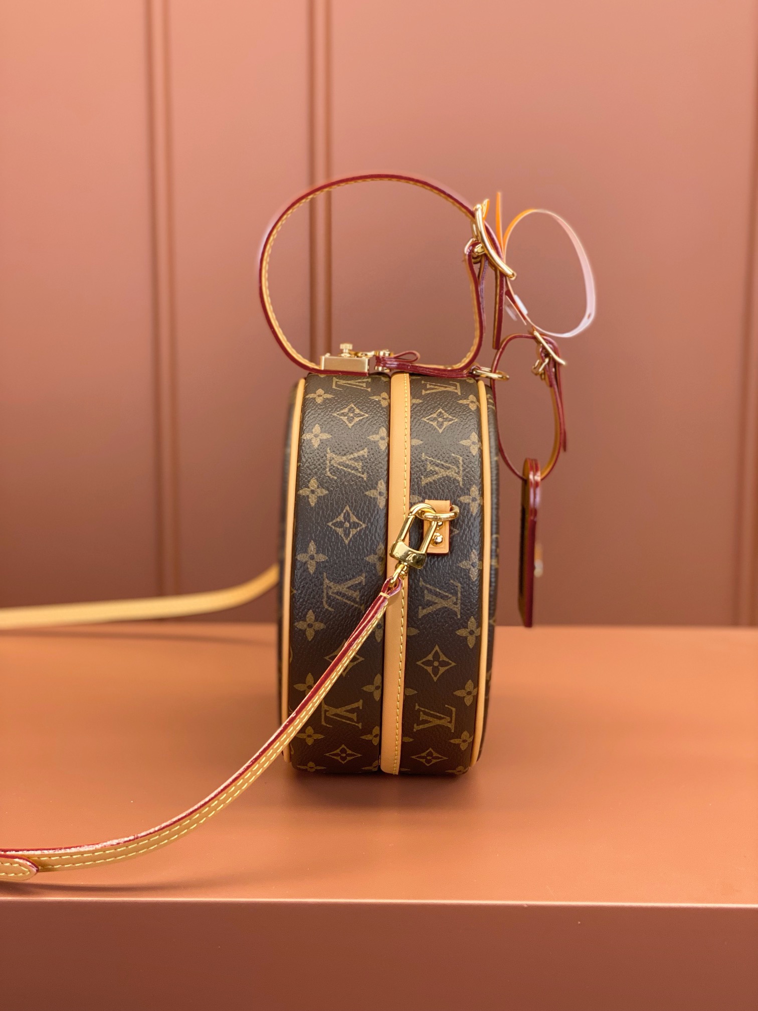 Louis Vuitton PETITE BOÎTE CHAPEAU Handbag M43514