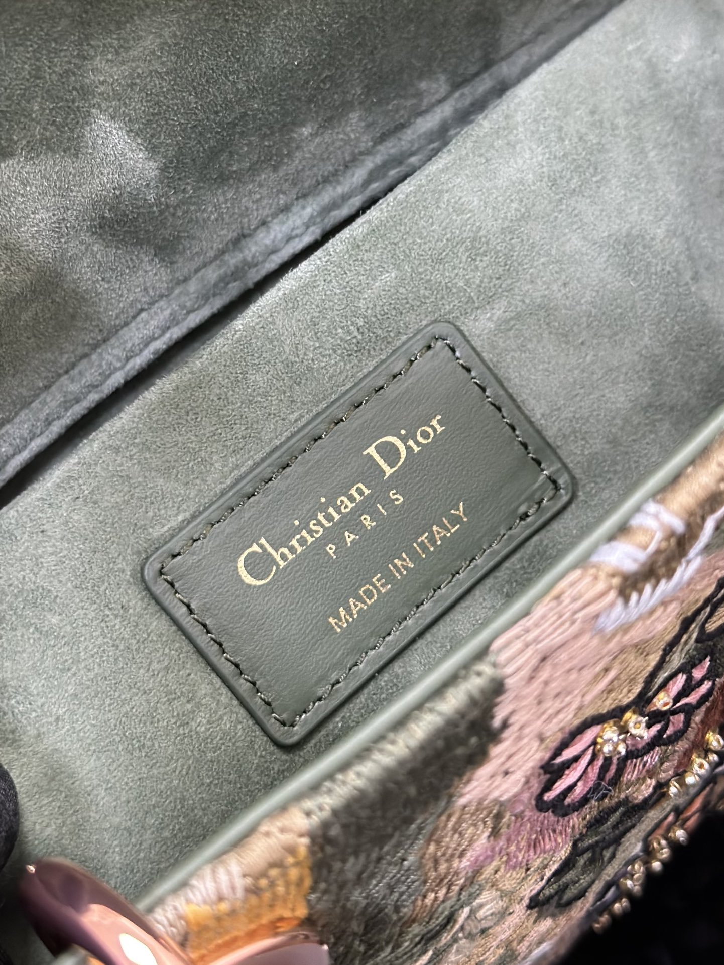 Dior Lady D-Joy horizontal embroidered flower beads Lady Diana bag M0540