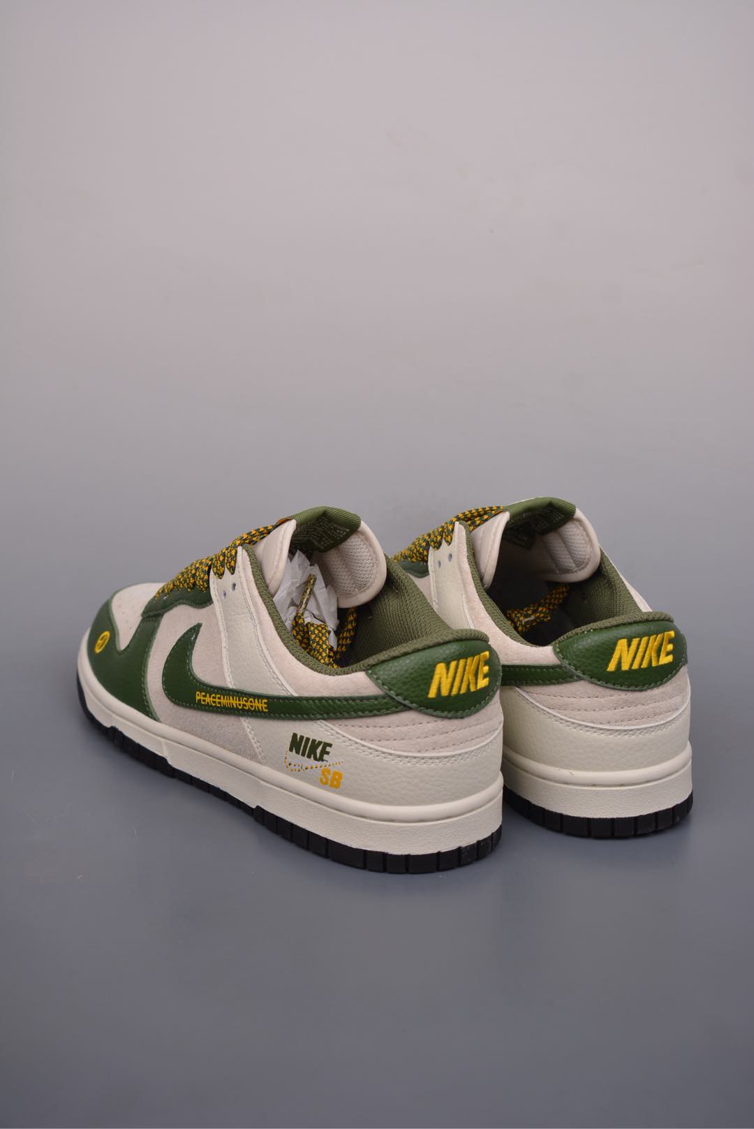 G-Dragon PEACEMINUSONE x Nike SB Dunk Low Dark Green Off-White DJ2024-072