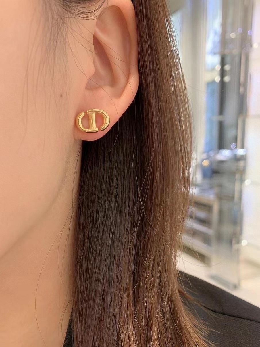 Dior CD letter earrings