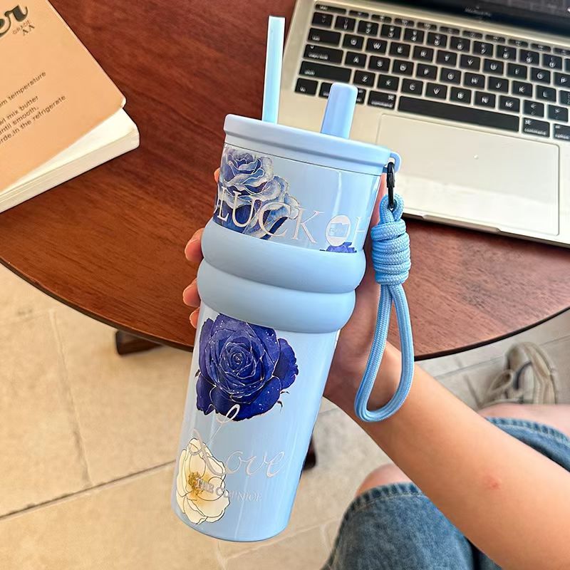 Floral pattern insulated water bottle, large capacity, stainless steel straw cup, perfect for use in the car or office.