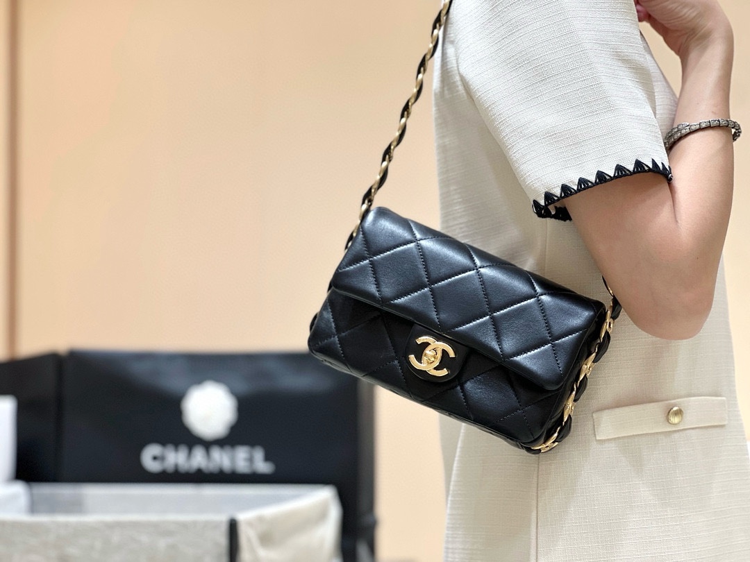 Chanel 24K Autumn and Winter Series Thick Chain Underarm Bag AS5174