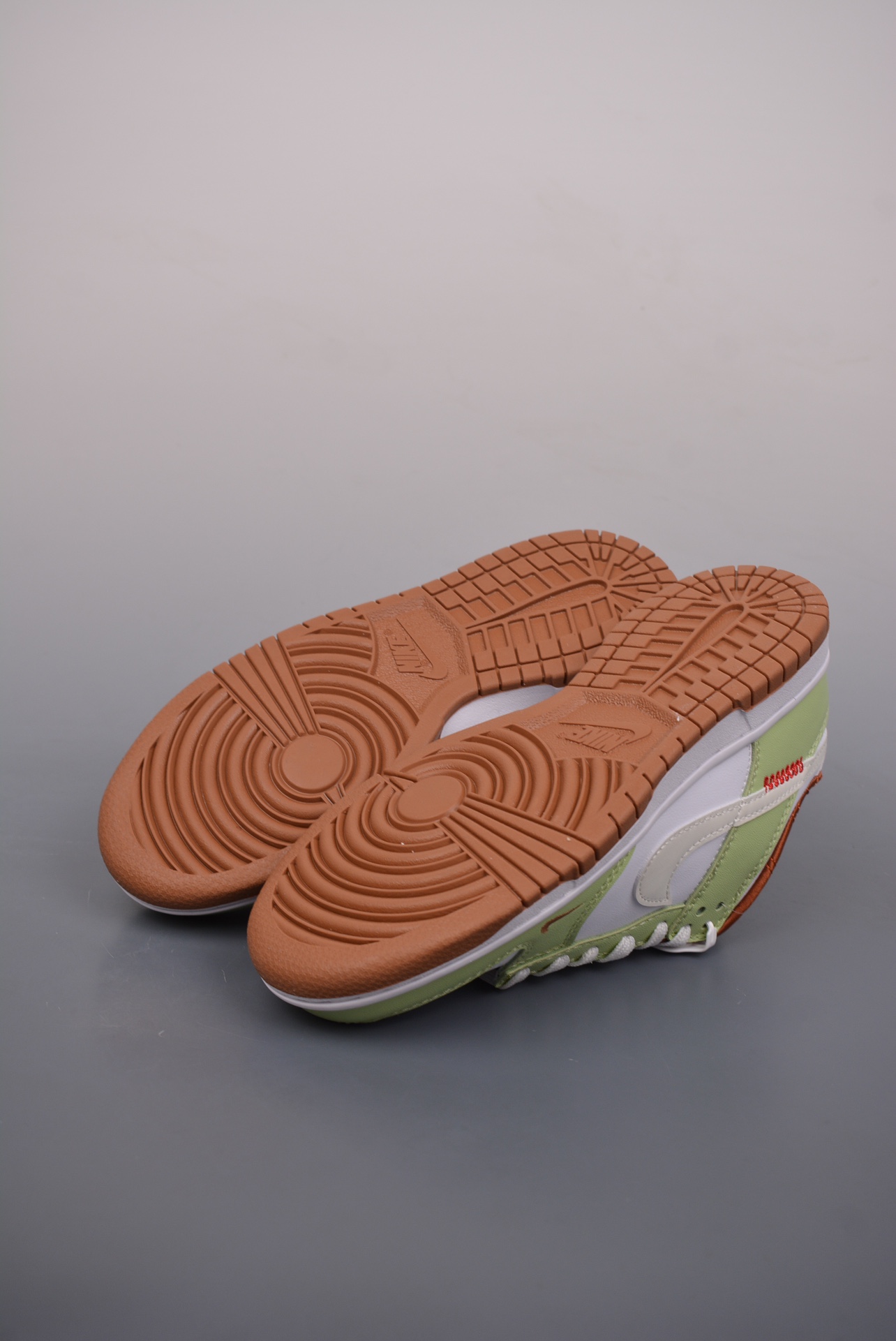 Nike SB Dunk Low Year of the Snake light green white HV6001-101