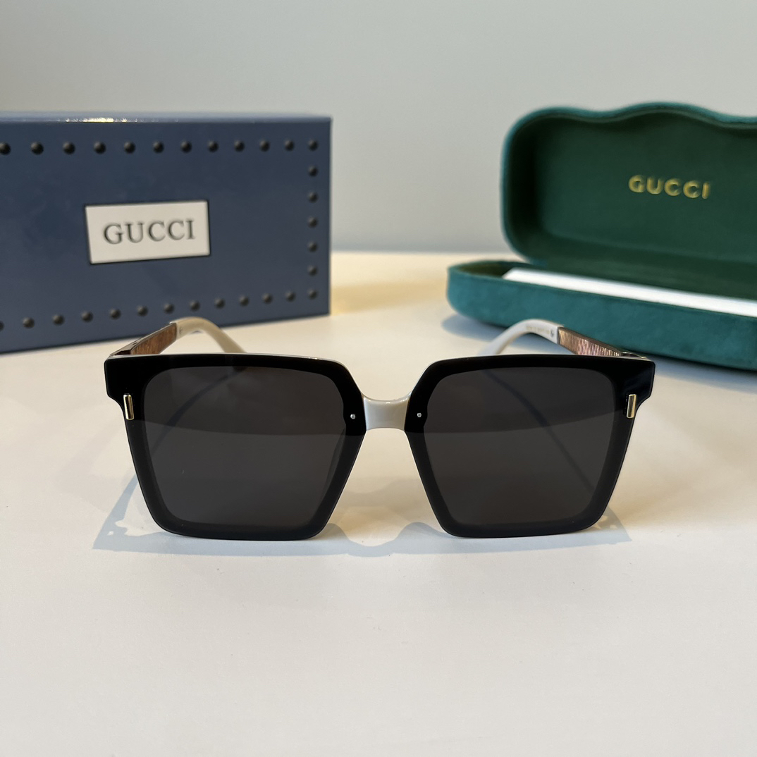 Gucci Square Frame Sunglasses