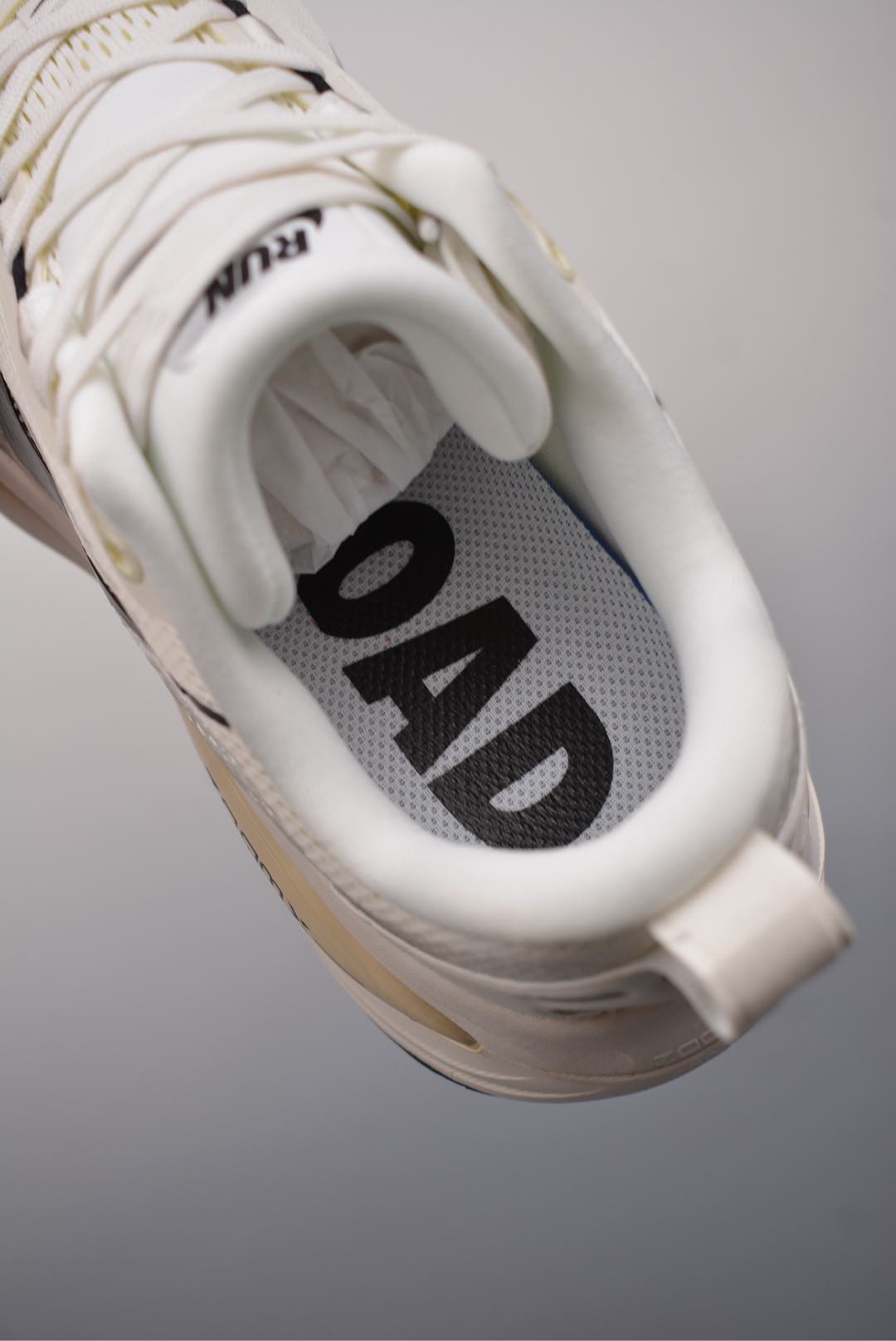 Nike Vomero 18 ZoomX Beige Black HM6804-101