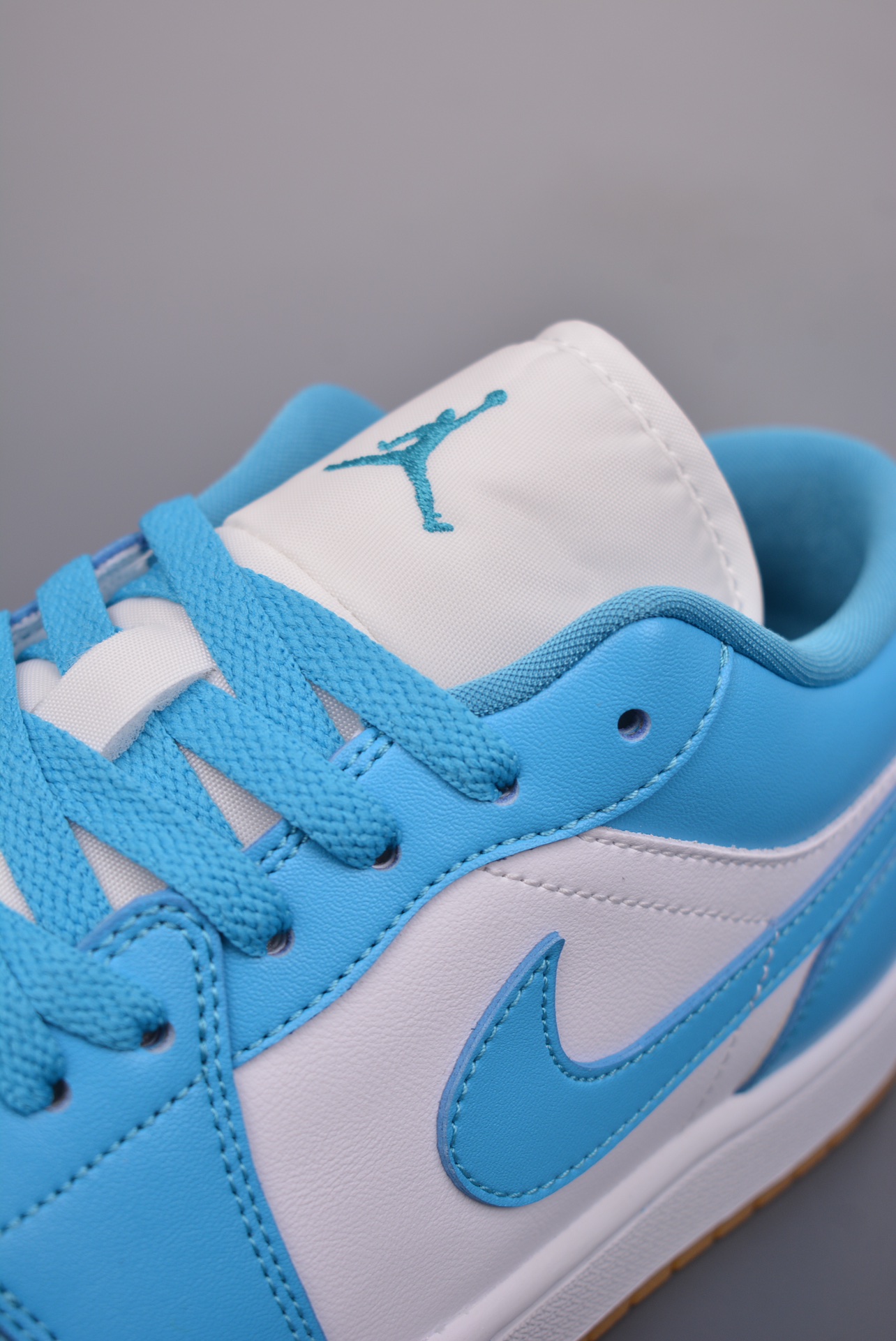 Air Jordan 1 Low Blue White Toe DC0774-104