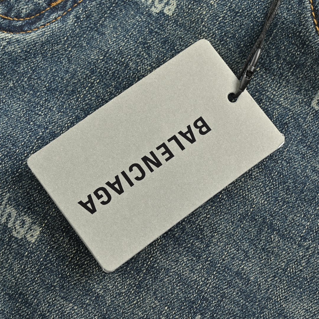 Balenciaga 23Fw all over printed distressed washed jeans