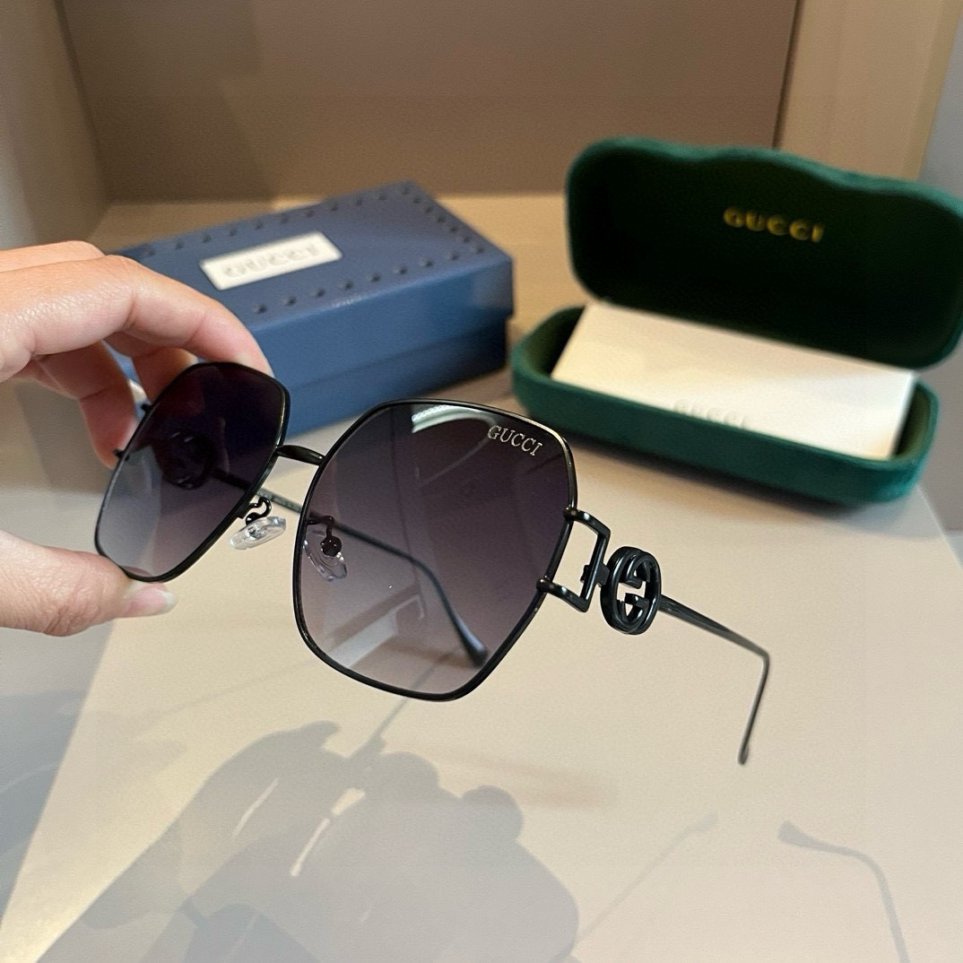 Gucci Square Frame Sunglasses