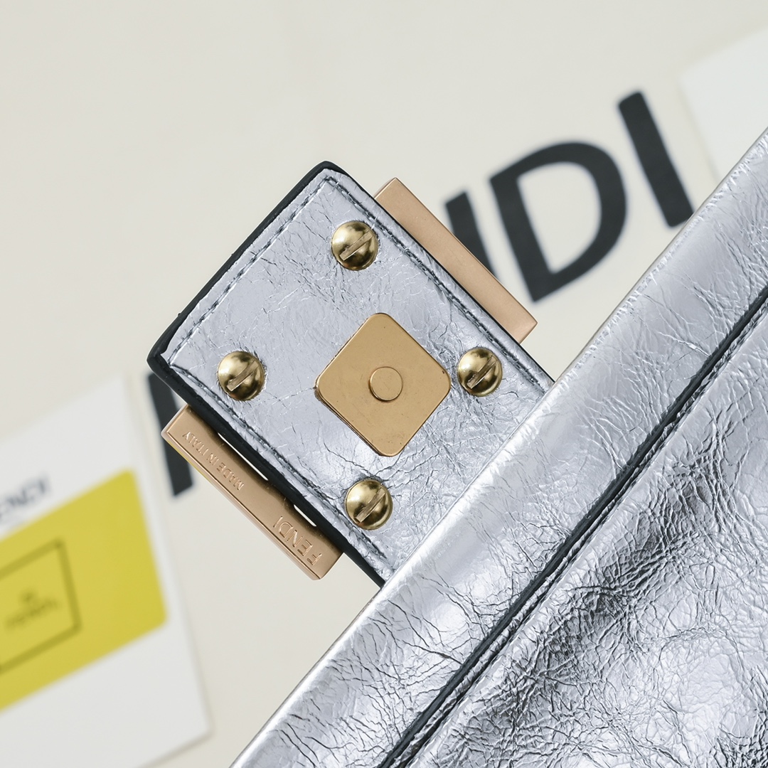 FENDI BAGUETTE handbag 6809