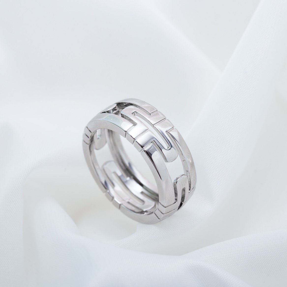 Bulgari hollow ring