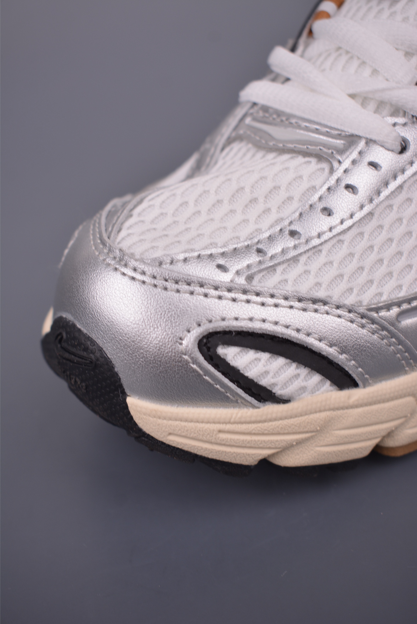Nike Air Max Moto 2K 