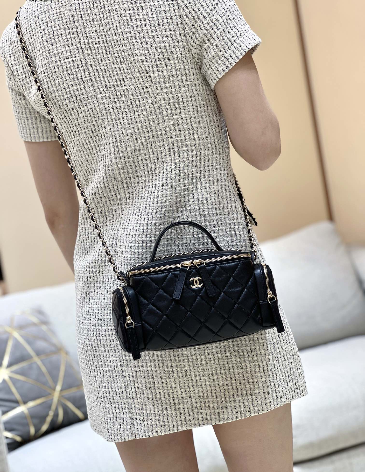 Chanel 24K Autumn and Winter Series Handle Camera Bag AS5222