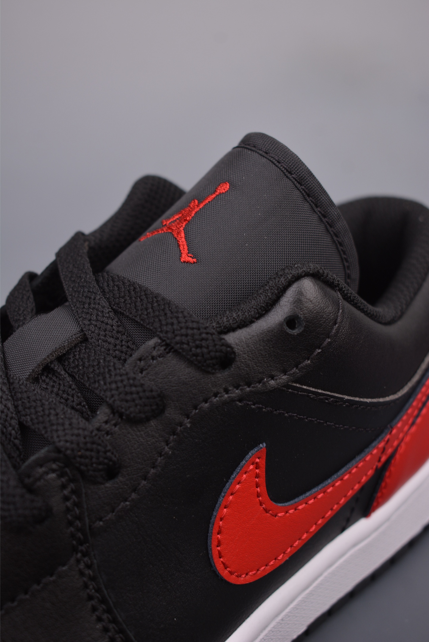 Nike Wmns Air Jordan 1 Low GS Black Red Toe 553558-067