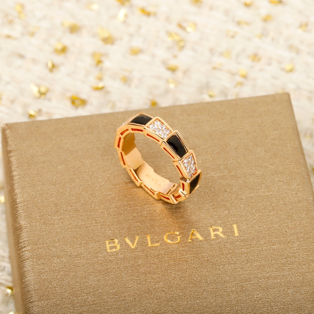 Bulgari Serpenti series shell ring