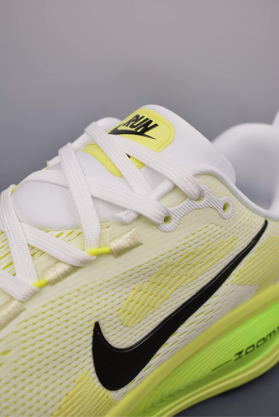 Nike Vomero 18 ZoomX Beige Black Volt