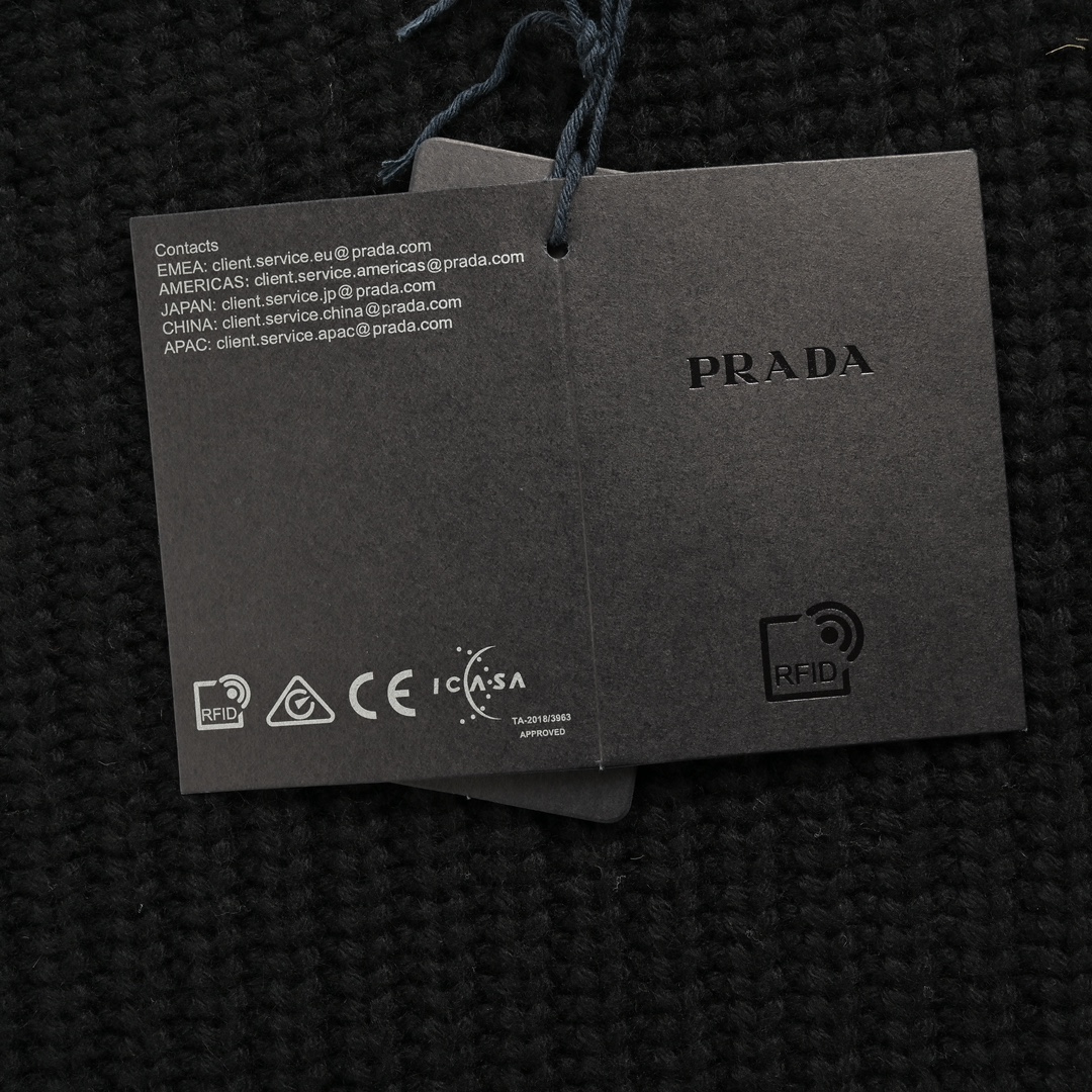 Prada 24Fw chunky white crew neck sweater