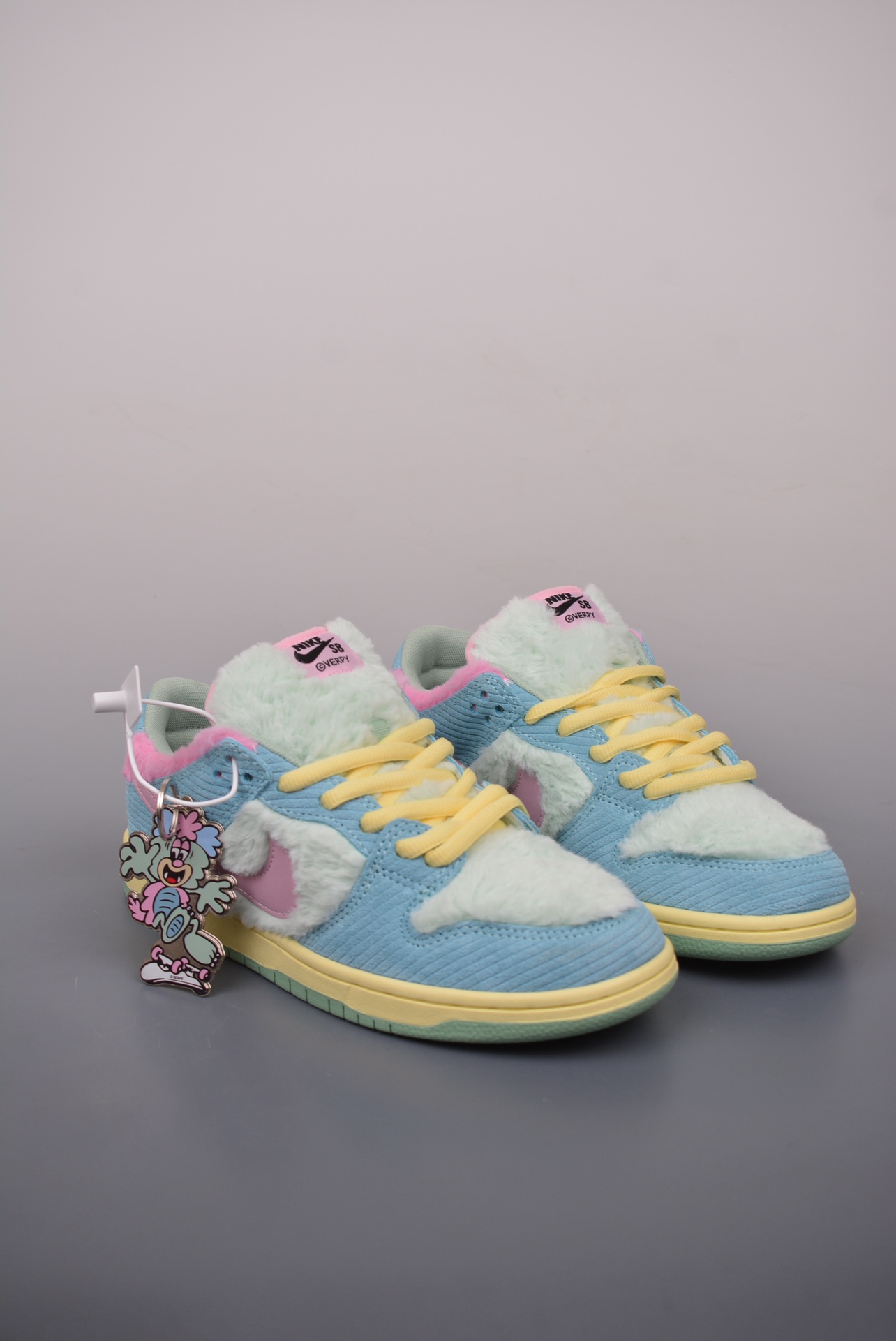 Verdy x Nike SB Dunk Low Pro Visty Plush Blue FN6040-400