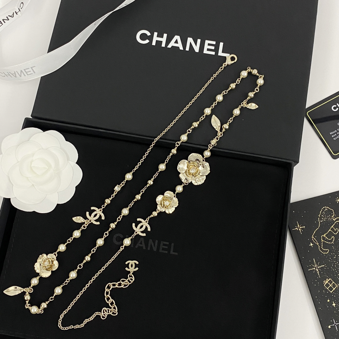 CHAN 24 Camellia Double C Pearl Necklace