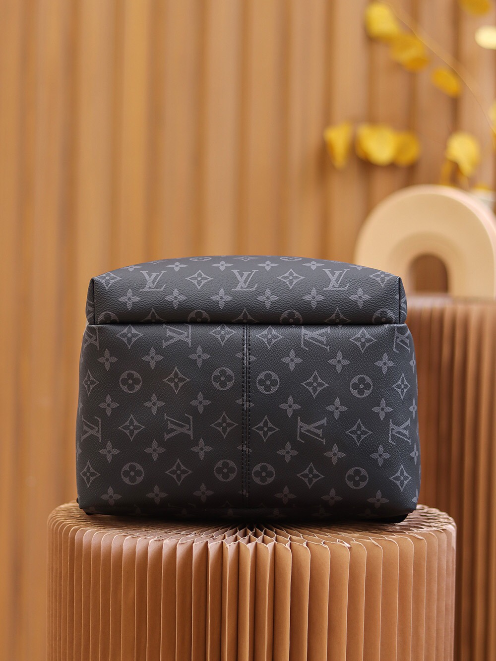 Louis Vuitton Discovery Backpack M43186