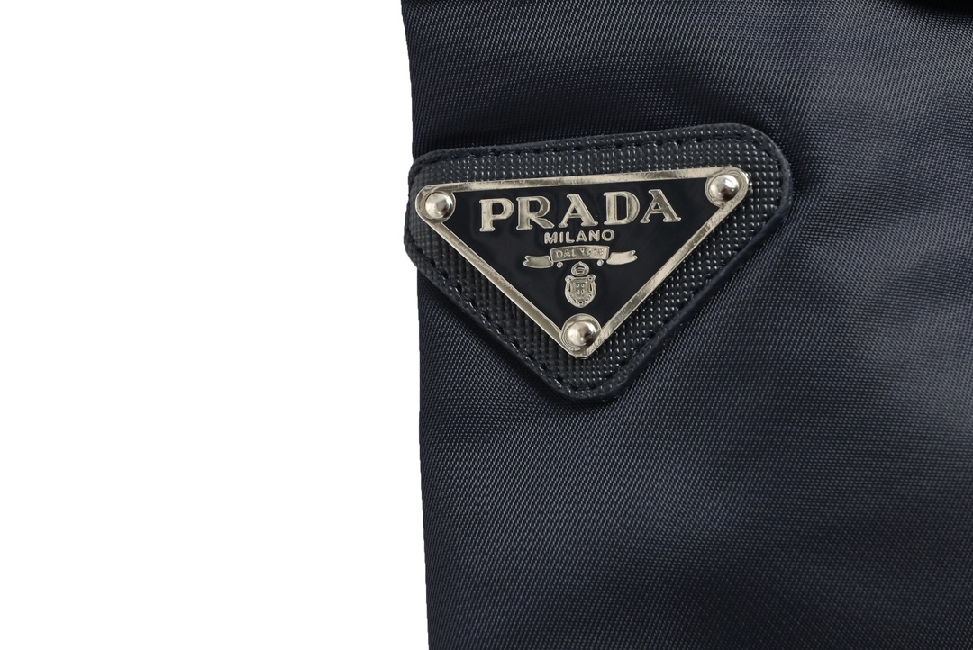 Prada 23Fw side pocket nylon trousers