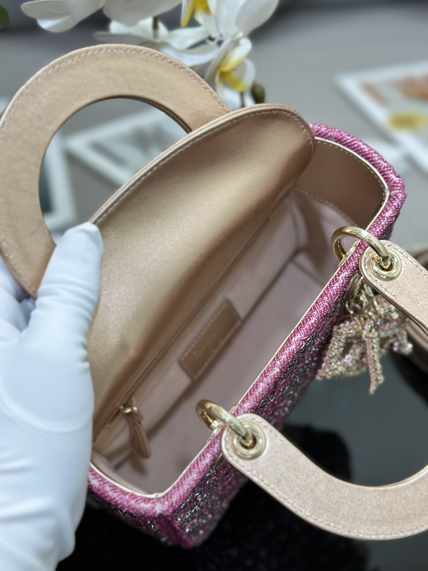 Dior Lady four-grid embroidery rhinestone pink M0538