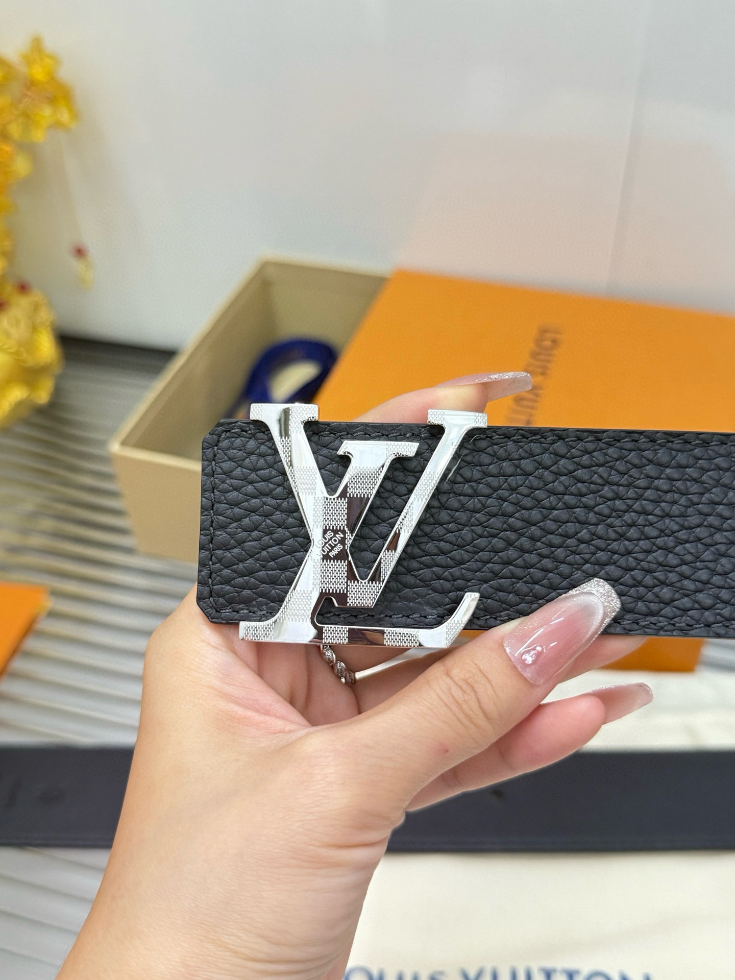 Louis Vuitton Litchi Pattern Men's Double-Sided Belt 4CM Width