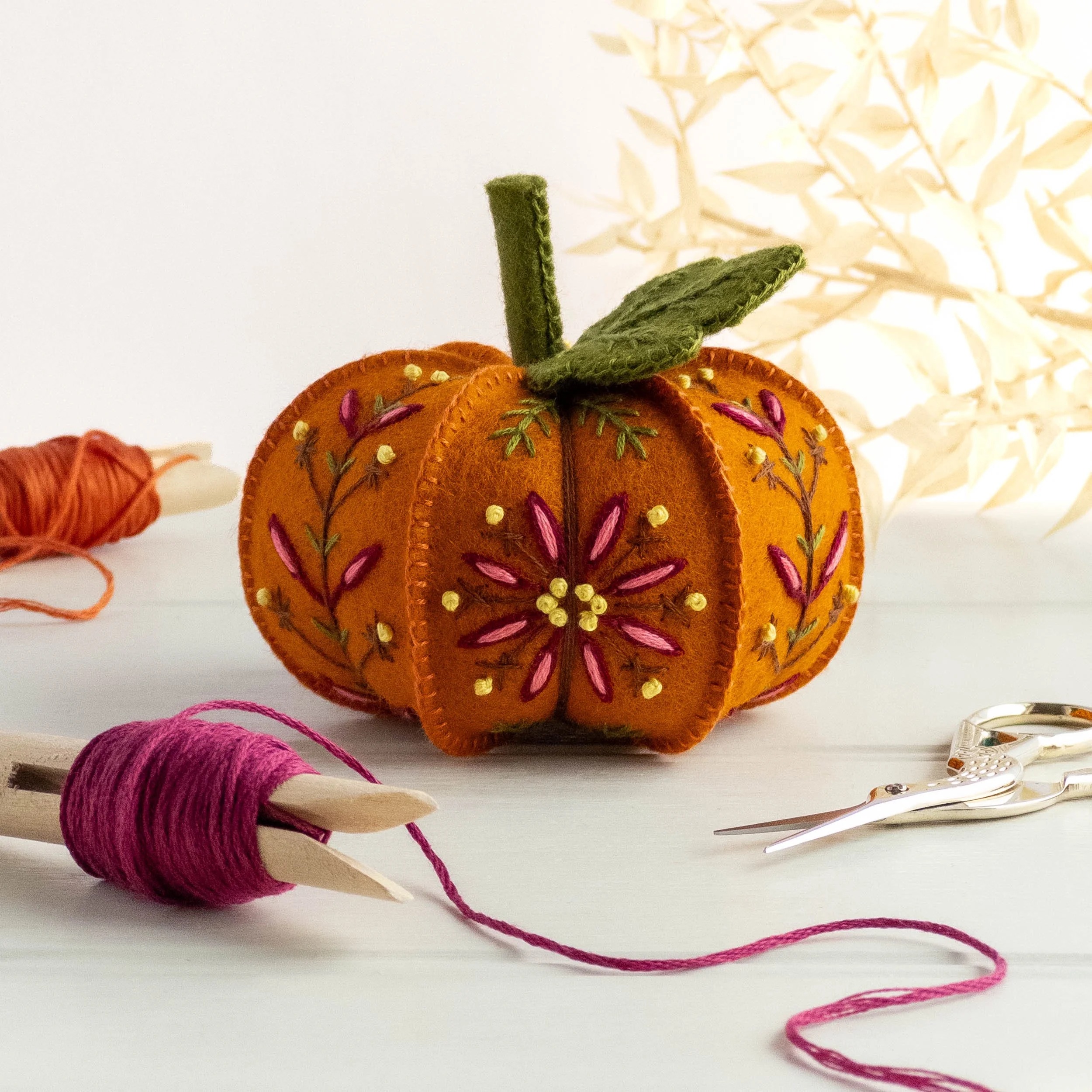 🔥LAST DAY 50% OFF🔥DIY Pumpkin Embroidered Felt Ornament Kit