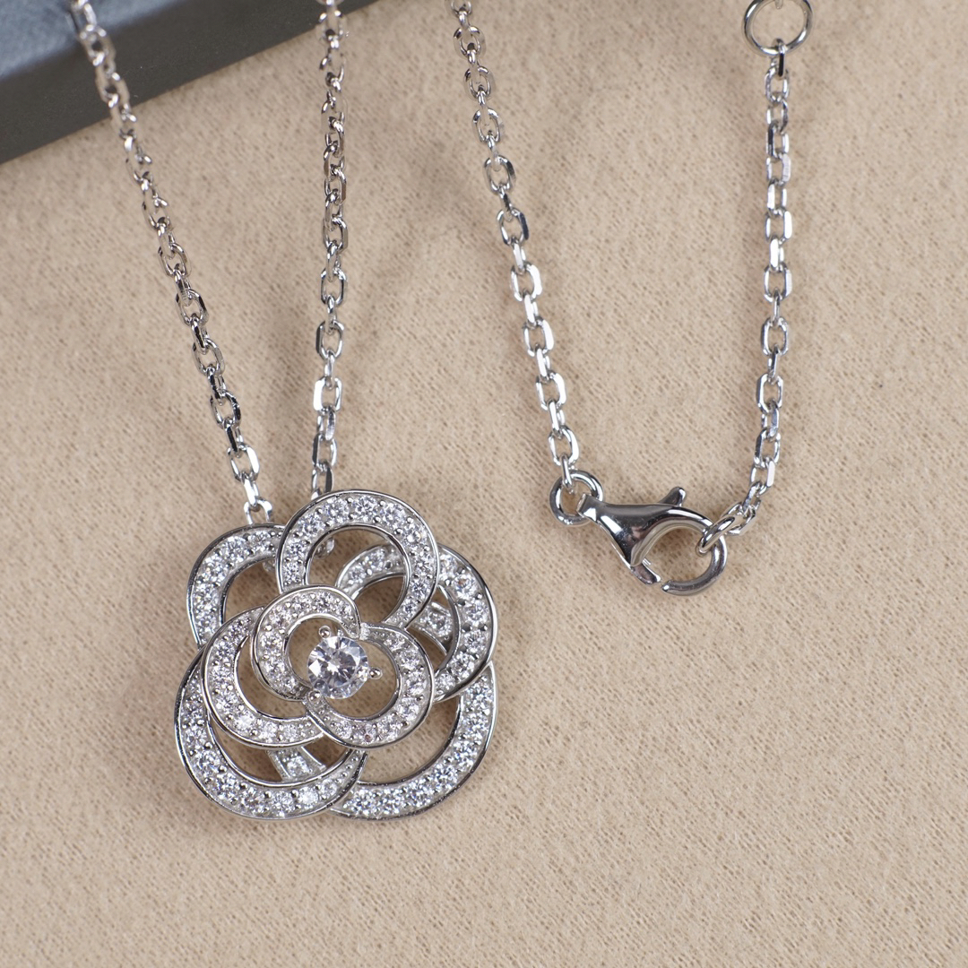 Chanel hollow camellia necklace