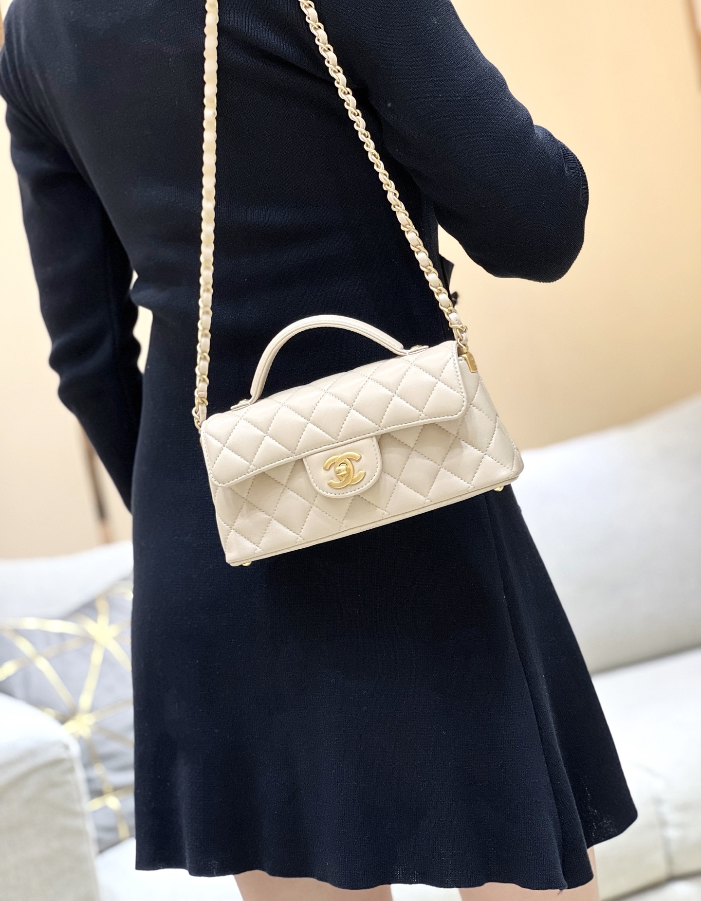 Chanel 25P Spring/Summer Preview Series Horizontal Kelly Handle Bag AS5354 00118