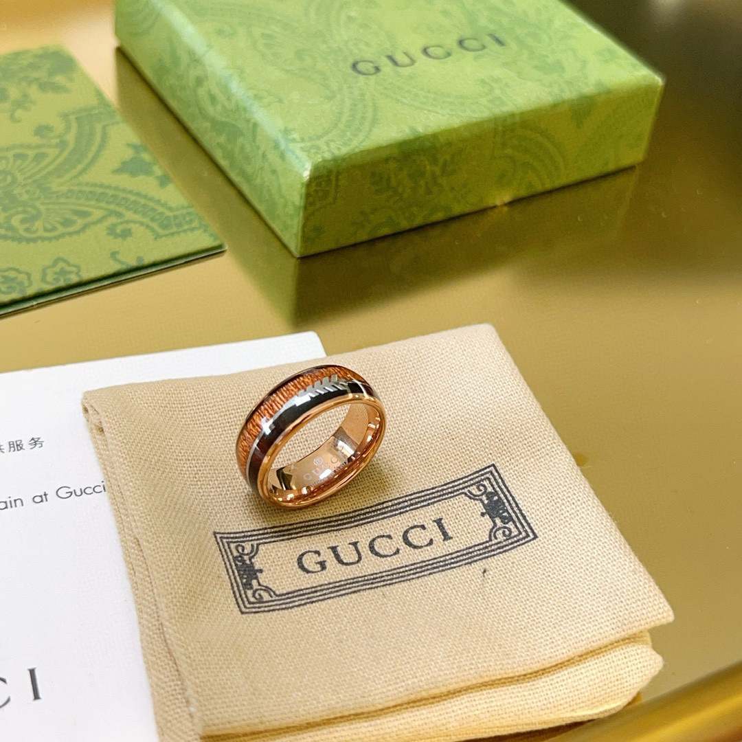 GUCCI Resin Wood Grain Ring
