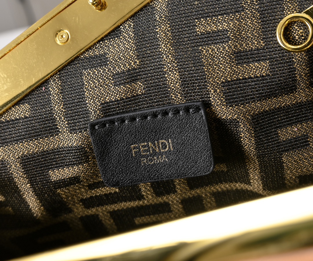 FENDI First Shoulder Bag 80016