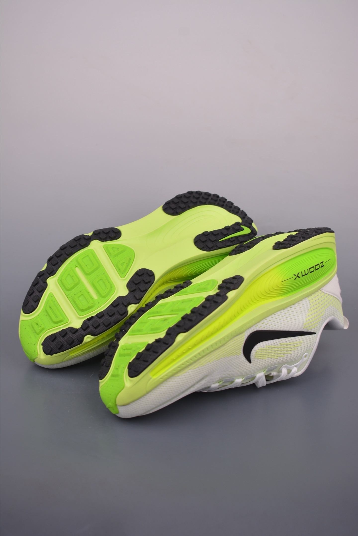 Nike Vomero 18 'Electric Green' HM6803-100