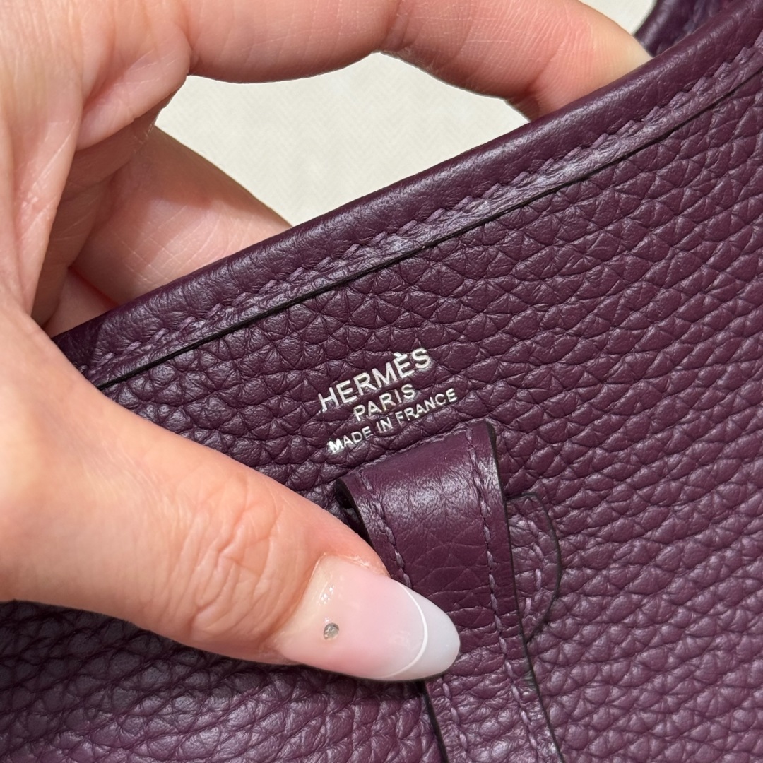 Hermès Evelyne N5Cassis Handbag (Handmade to Order)