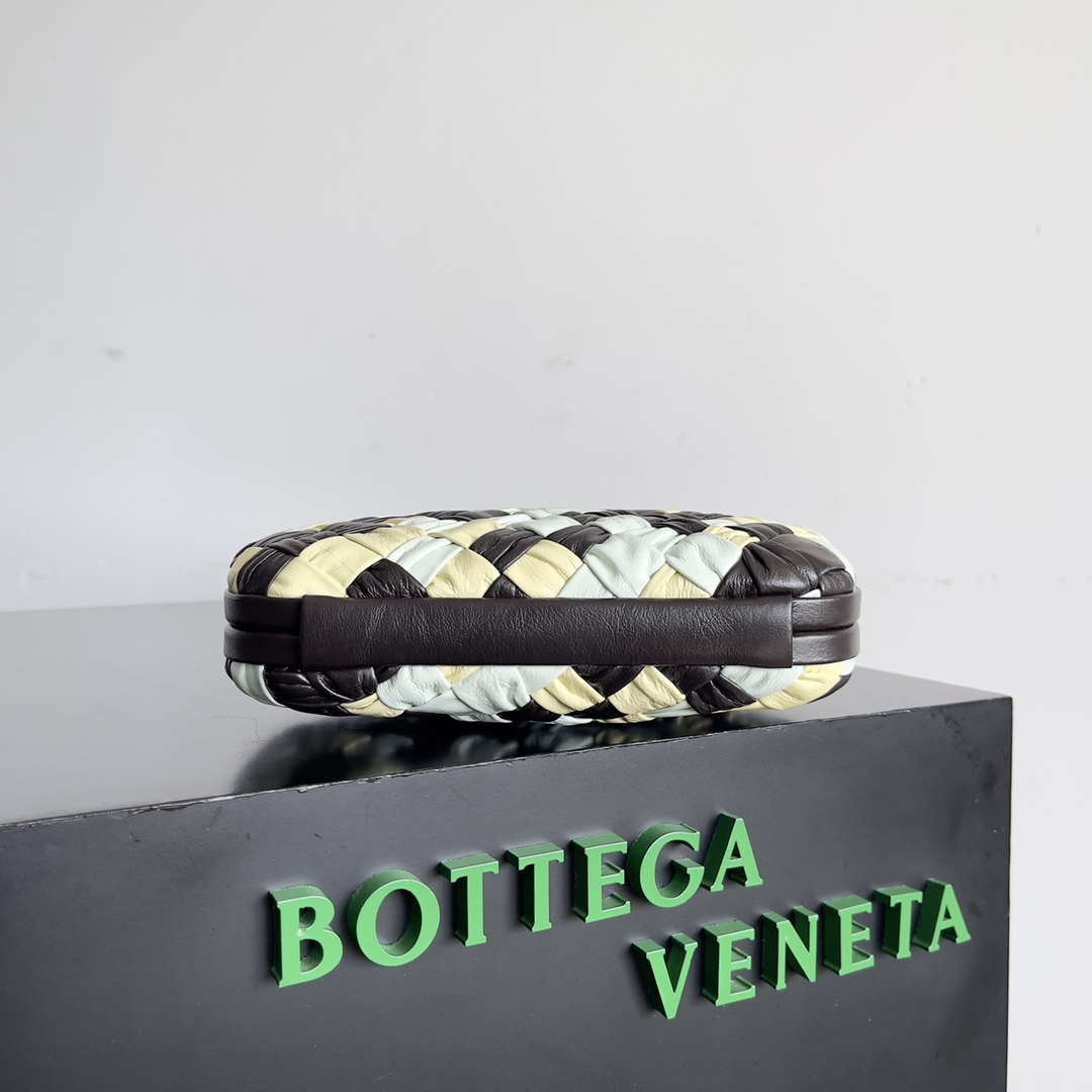 Bottega Veneta Knot woven evening bag 717622