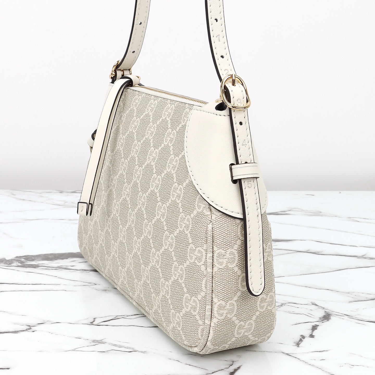 Gucci GG Emblem small shoulder bag 815218 FAEAA 9642