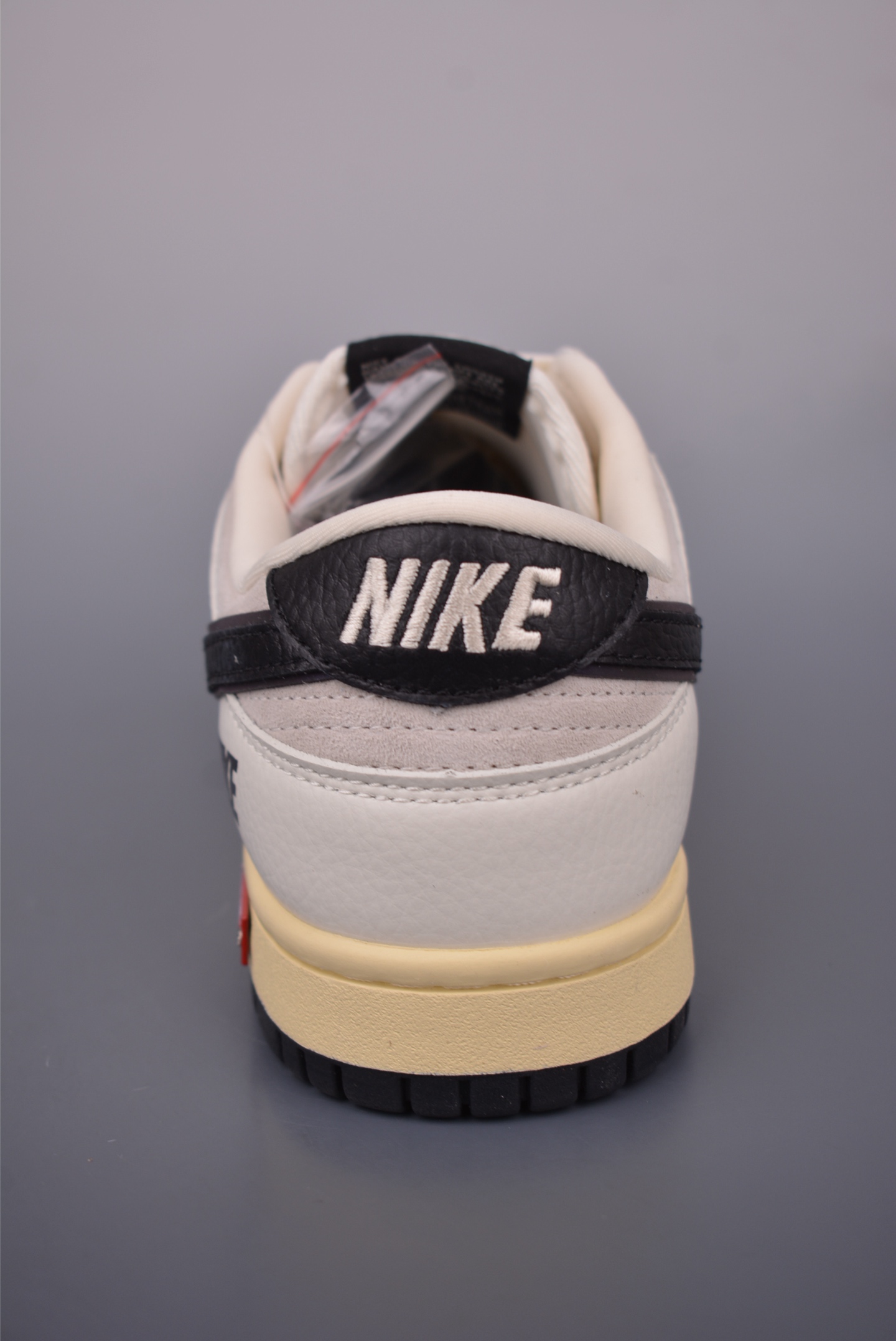 Supreme x Nike SB Dunk Low 