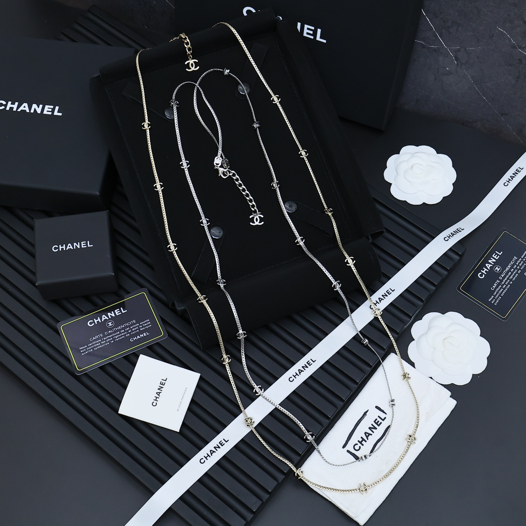Chanel 24B snake bone chain 15 flower necklace