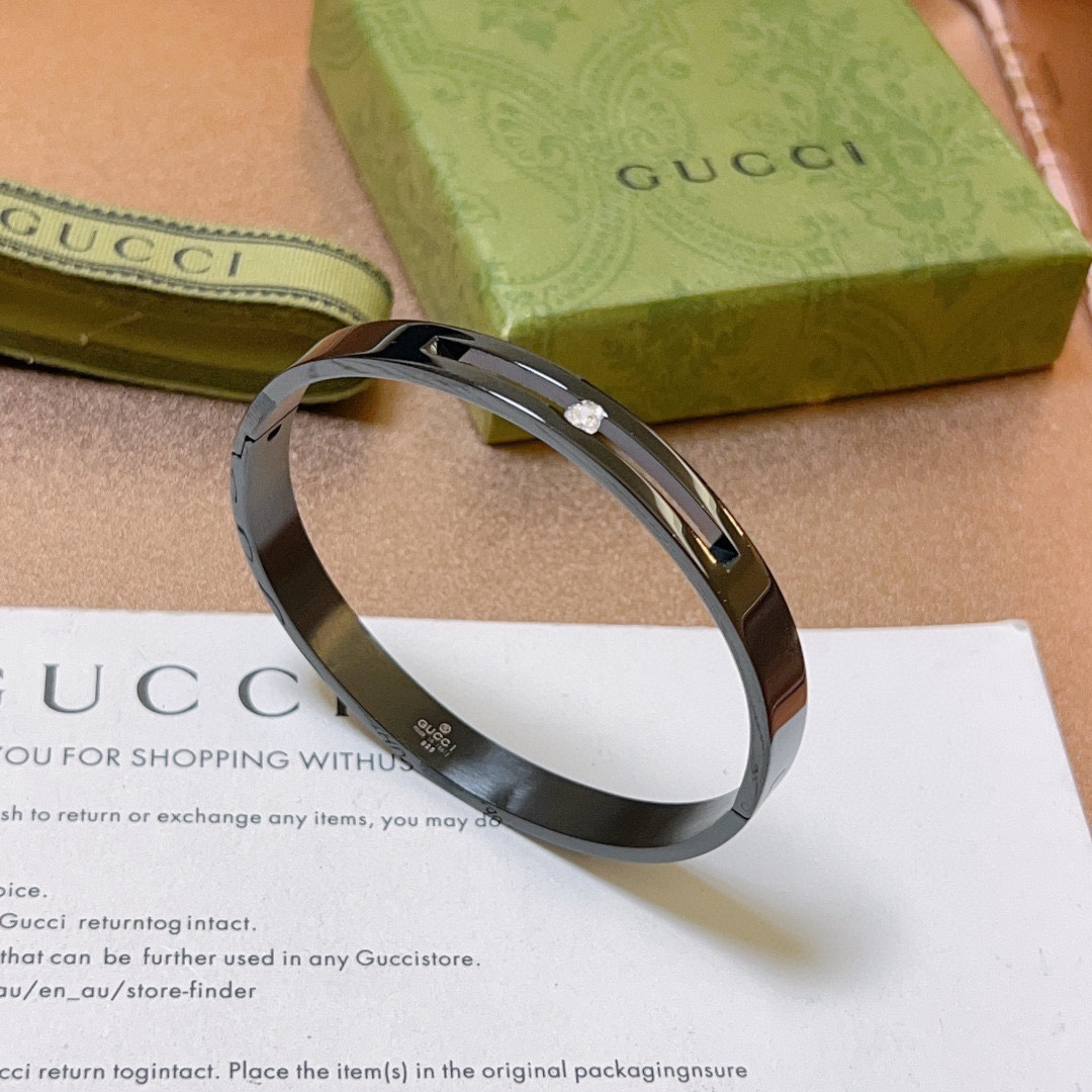 Gucci hollow diamond black bracelet